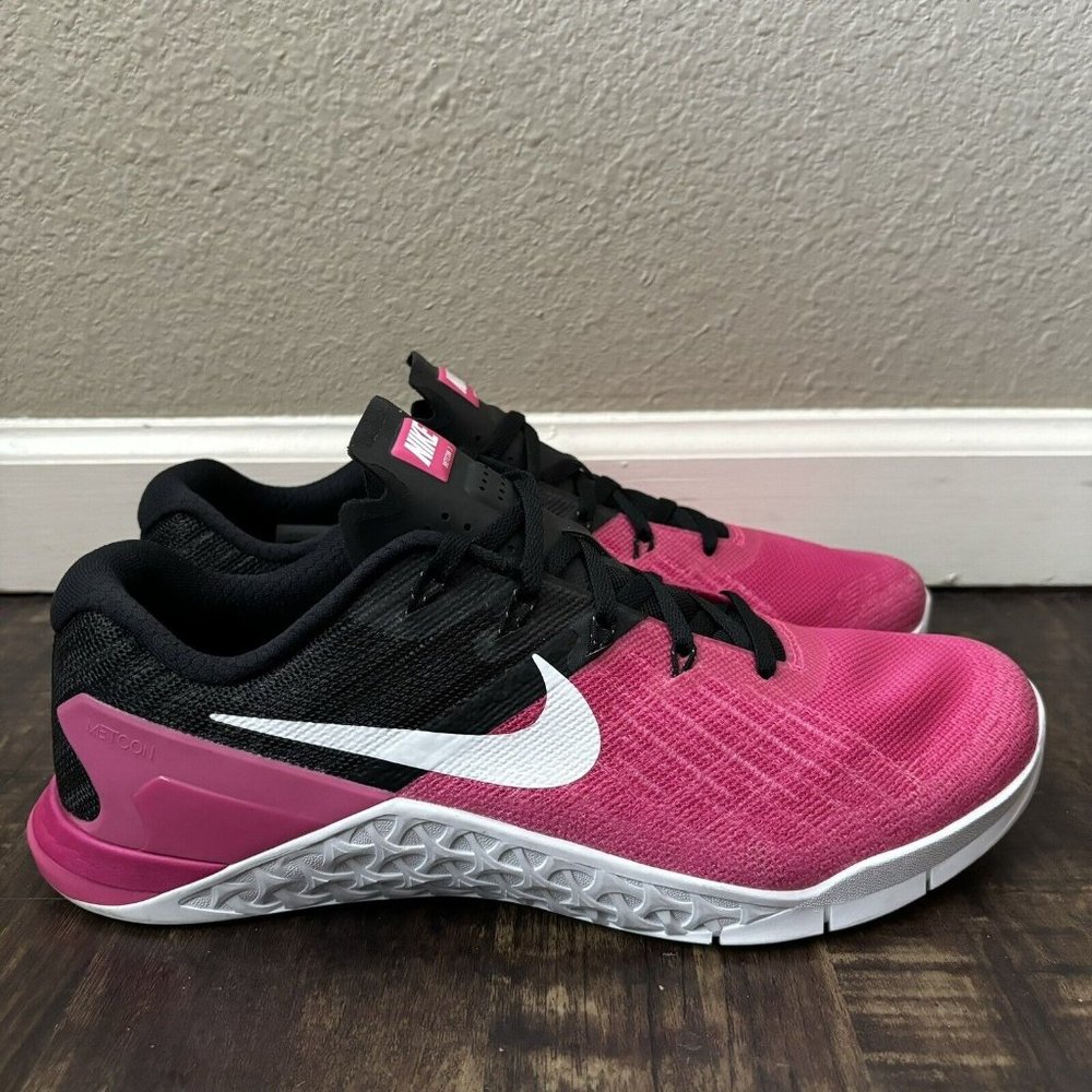 New Nike Metcon 3 TB  Pink Black Men Shoes - Size 9.5